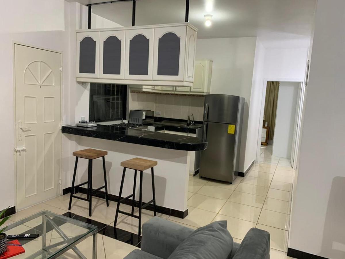 Comfortable 3-Bedroom Apartment, Close To The American Consulate Гуаякиль Экстерьер фото